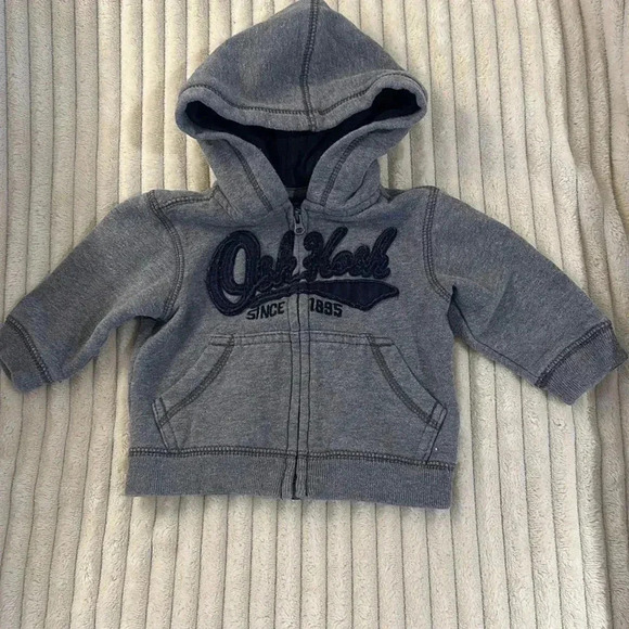 OshKosh B'gosh - full zip hoodie. Size 9 months - Picture 1 of 4